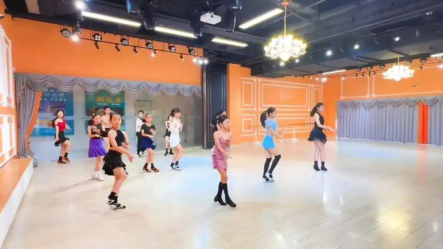 舞蹈培训班推荐 #放假不如跳舞 #体育舞蹈 #练舞花絮 乐梵教育艺术