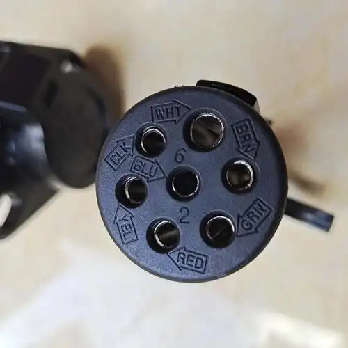 货车24v半挂车卡车精品七孔插座七孔插头螺旋七芯连接线插头插座精品