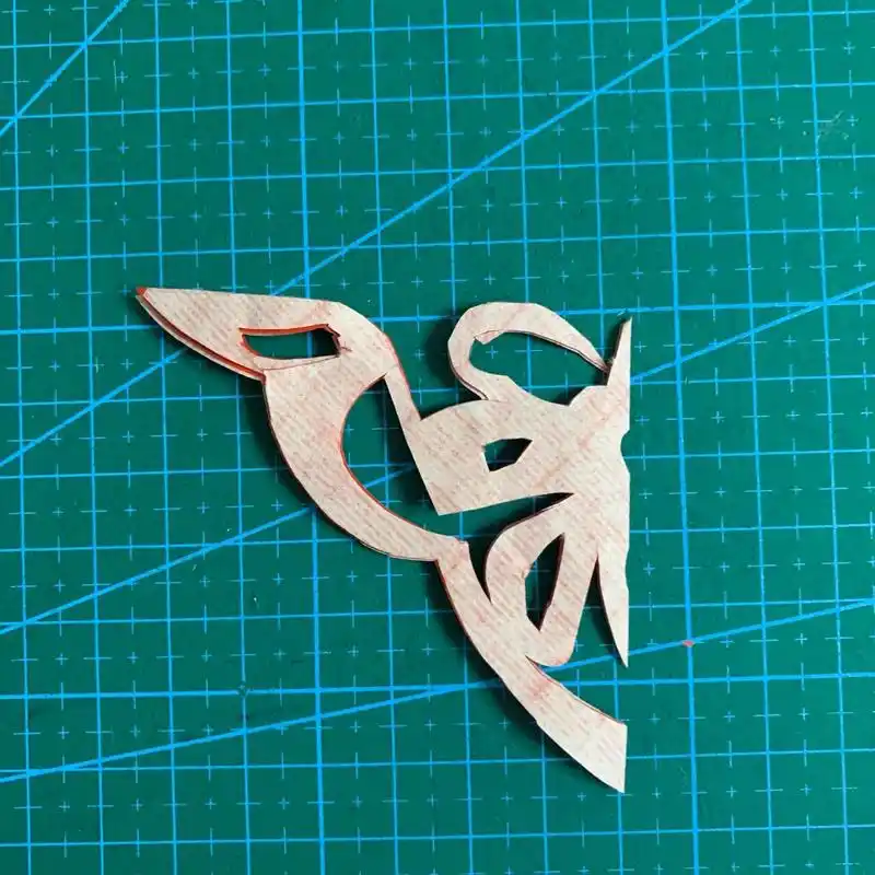 剪纸三角花边设计 做了一个标题来装饰社团孩子们的作品用三角形做