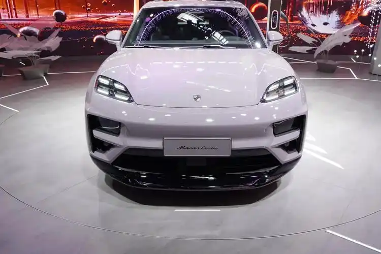 保时捷macan ev亮相2024粤港澳车展!