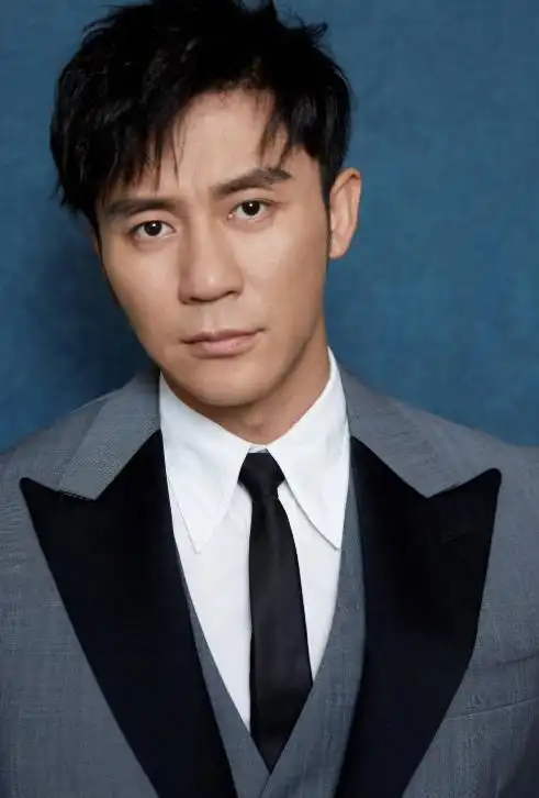 李晨简历个人简介(李晨4位爸妈都是他心头爱,为继父养老送终,曾双手