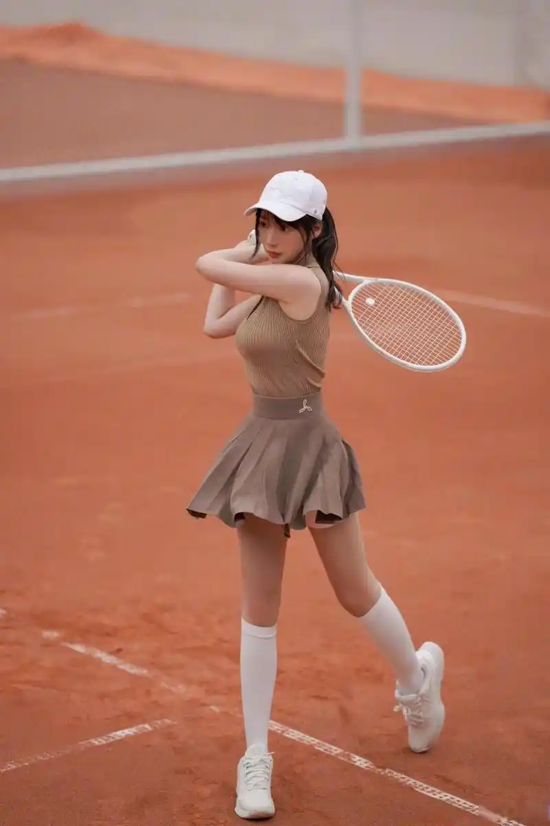 柳岩网球少女,四十多岁还有少女般的感觉,女明星们个个驻颜有术!