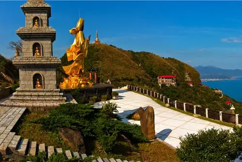 灵鹫山走春吉福气 狗年福寿双全