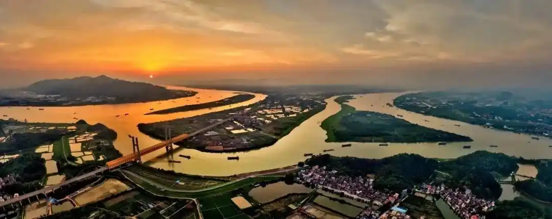 三水新八景① 名称:三江汇流 景点:昆都山思贤滘