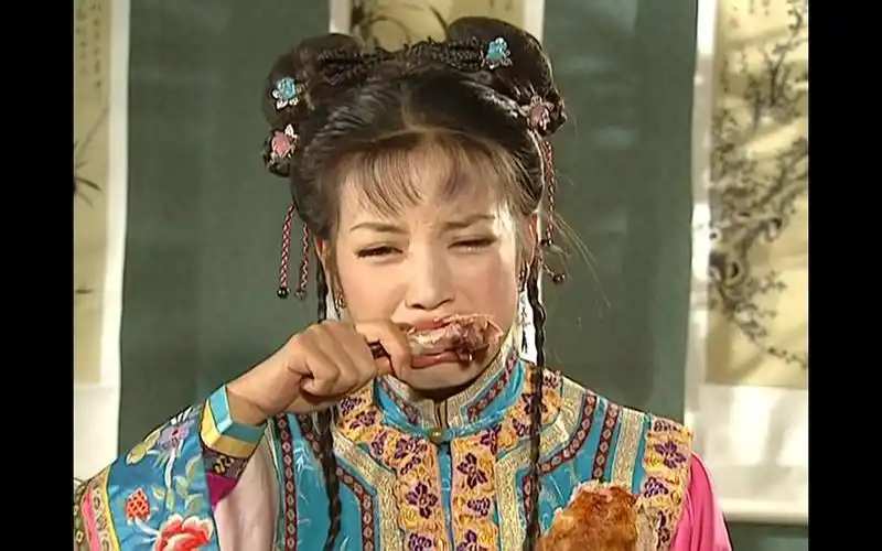 暑假电视剧一霸《还珠格格》陪伴了80,90甚至00后的童年,也让50,60,70