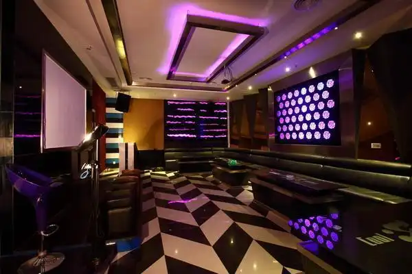 ktv里都有公共厕所,为何包厢里还会有小厕所?老板说出实情