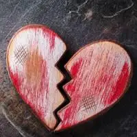 分手的爱心裂的图片 心形撕裂形容分手图片_微信头像图片大全