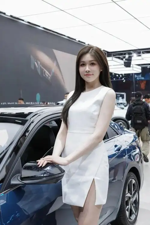 1,现代展台依然处于领先优势,主要是抖音里面的几个粉丝超百万级车模