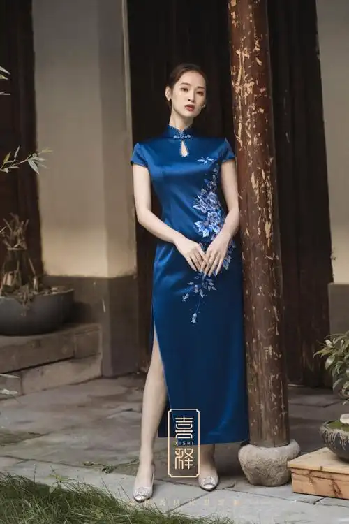 孔雀蓝水晶水滴领旗袍