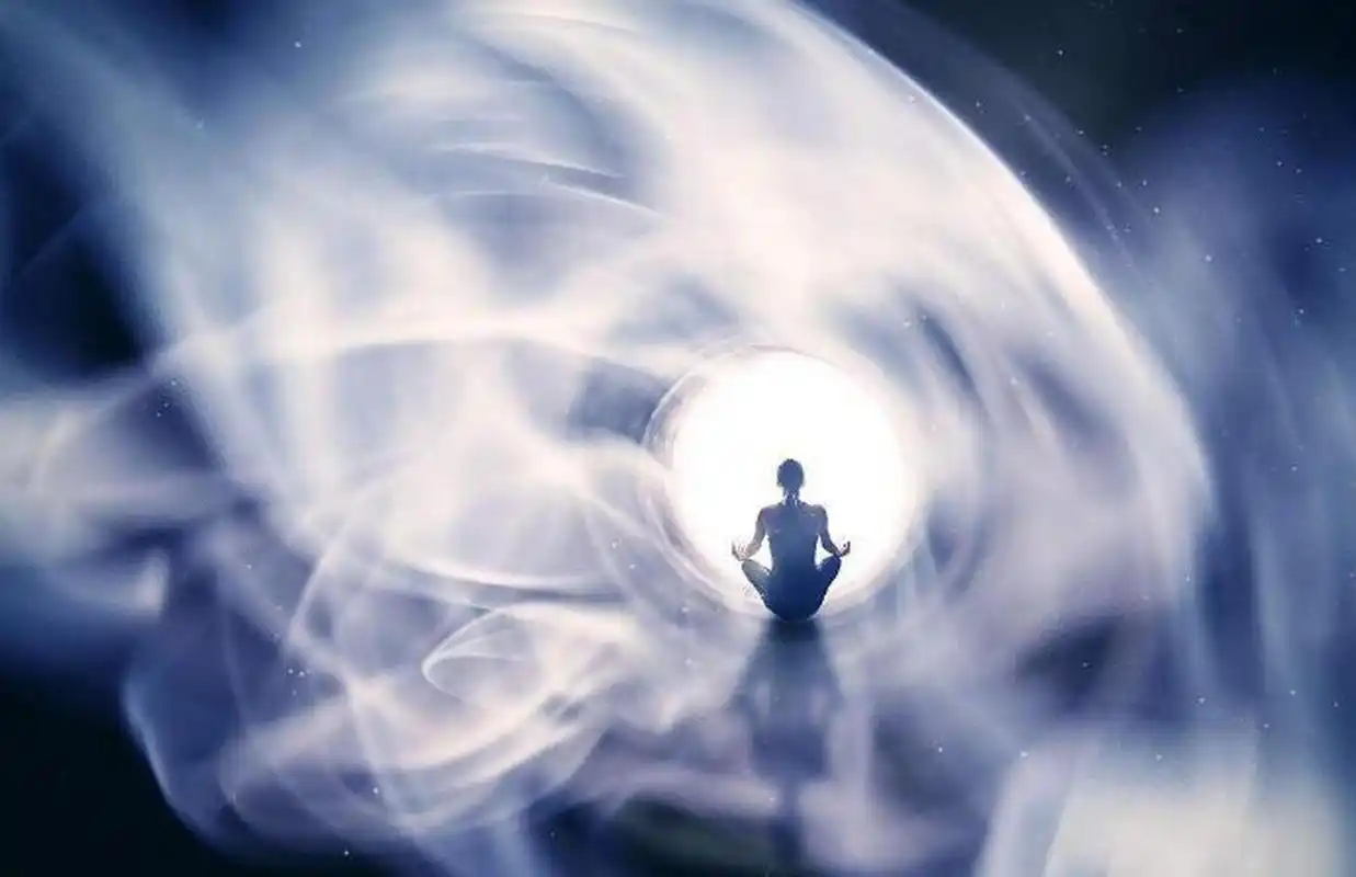 一个人磁场能量变高时,会有以下4种表现 1,开始把大部分的时间和精力