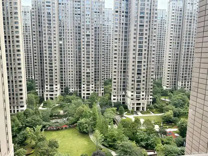 新上市政府八方小区二期电梯豪装四房很好视野送车位