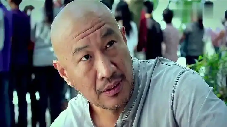 百万巨鳄:俩人为了引出大鳄鱼,竟然要这样子做,真的勇敢无畏