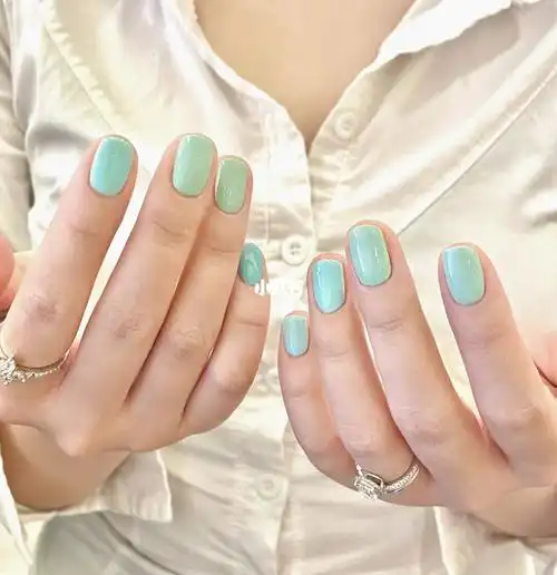 夏日薄荷绿美甲
