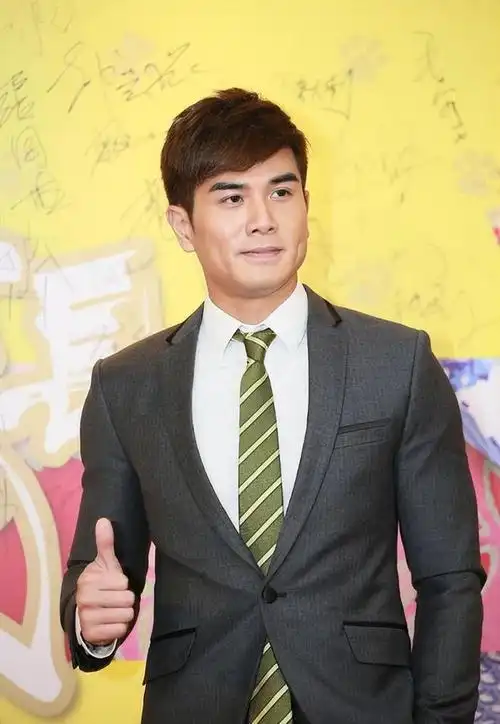 伍允龙谈甄子丹,甄子丹的综合格斗很厉害,我不是他的对手_网易订阅