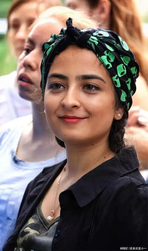 亚美尼亚美女性格非常豪爽和俄罗斯女性有一拼