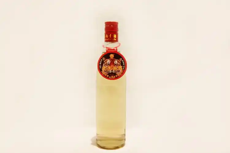 洮南香老虎头光瓶 42° 零售价 ￥25.00/瓶