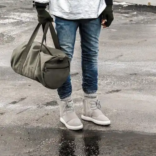 【图】adidas yeezy 750 boost 潮流搭配实拍_sneaker资讯_潮牌一族