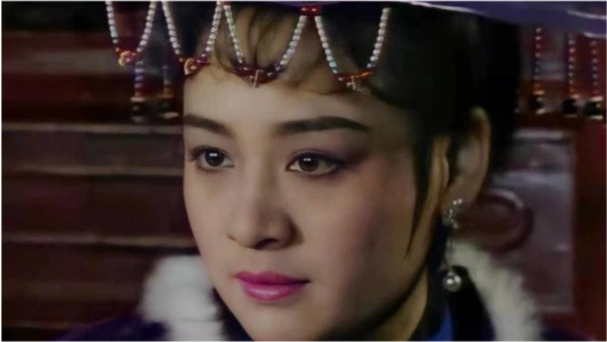 《雪山飞狐》33年:程灵素美貌不减,胡斐风采依旧,她变化最大