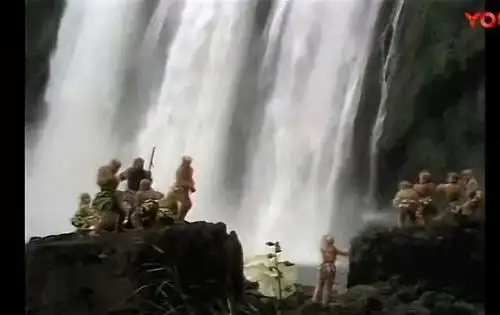 还记得电视剧《西游记》中的水帘洞么?贵州黄果树瀑布有一个真的