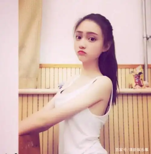 小可爱盛蕙子,白皙粉嫩,化身花仙子,隔着屏幕都能闻到花香扑鼻