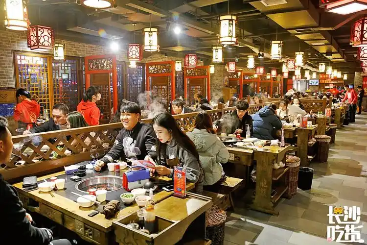 这家火锅店的老板是谁?我要跟他道歉!