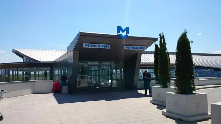 entrance to the metro statuon, source: guide to the sofia metro