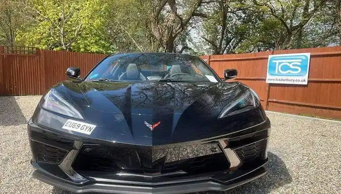 五菱超跑海外实拍中置v8引擎售价太亲民-图1