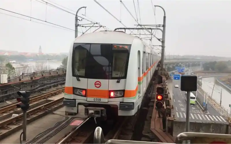 【上海地铁】7号线07a01芬达709上行出美兰湖站