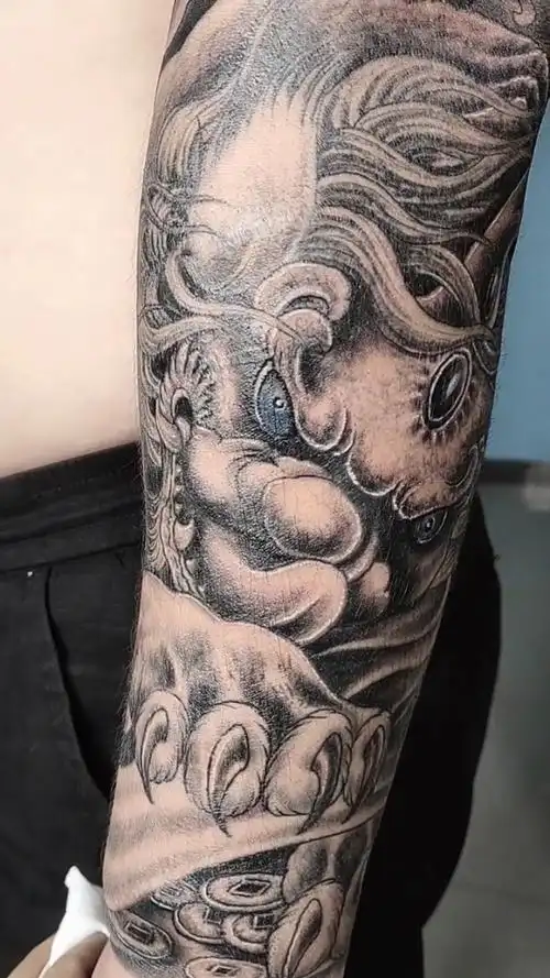 帅哥貔貅花臂链接