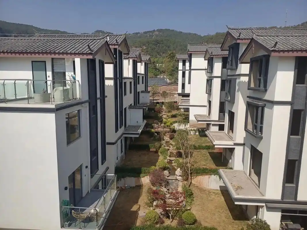 国风上城半坡别墅.#实景拍摄带你看房 #南北通透的房子 - 抖音