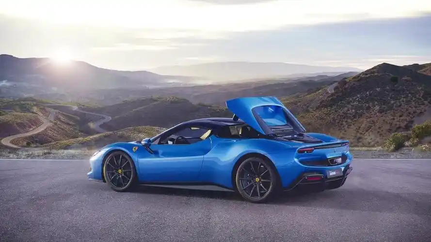 法拉利296gts迅猛上市混动超跑的驾驭之王