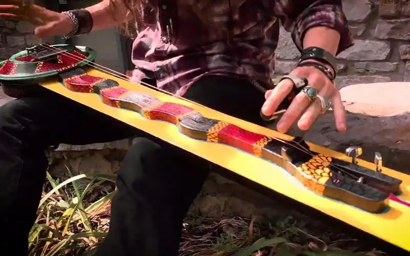 【单弦琴】red on yellow, kill a fellow 二弦diddley bow演奏