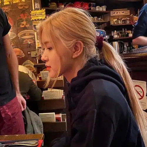 朴彩英头像楼多图