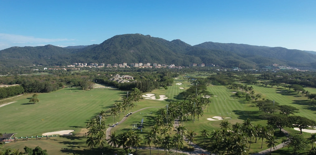 三亚亚龙湾高尔夫球会