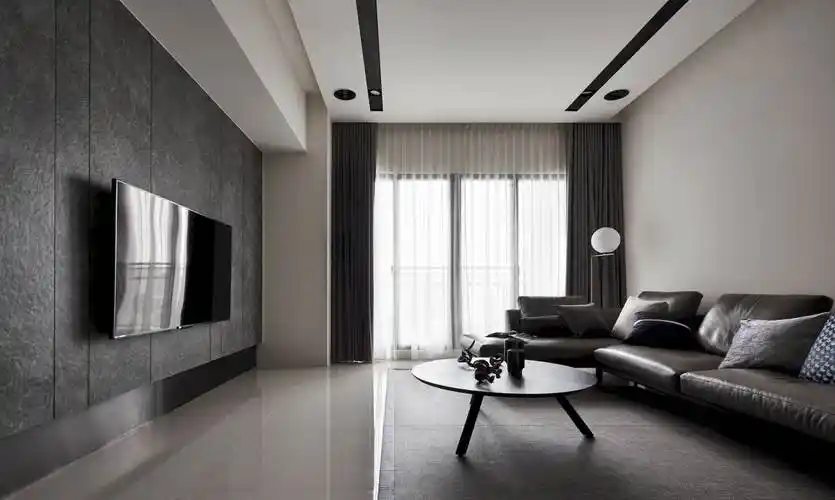 电视墙是整屋装修的重点位置,通过灰色的墙面漆,只要稍稍做些许点缀