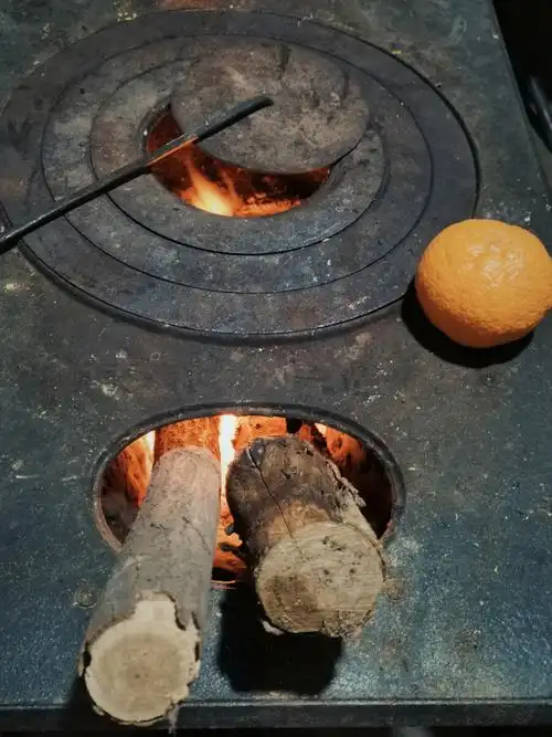 火炉子属实是充满烟火气