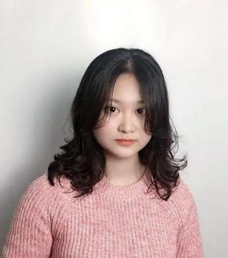 适合大圆脸的发型女生脸胖的女生适合什么发型 轻松瘦脸气质