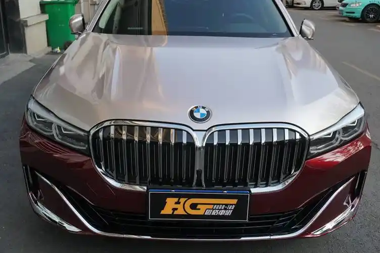 宝马7系双拼改色龙血红拼荣耀金_搜狐汽车_搜狐网