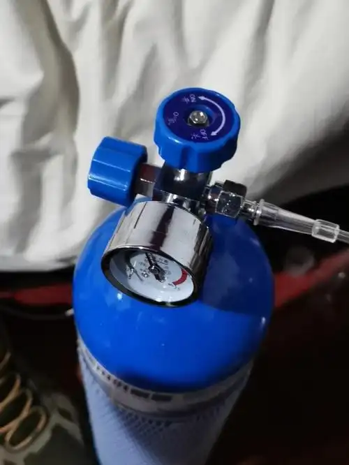 小伙伴高反了还好带了一个氧气瓶