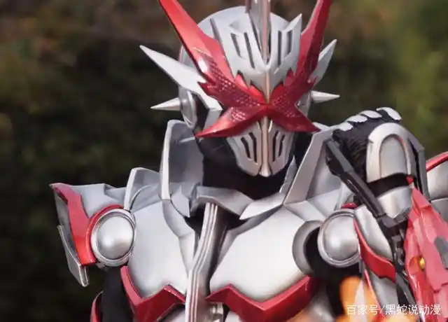 假面骑士圣刃龙纹骑士官方设定 能放火焰 攻防一体的红莲骑士兽