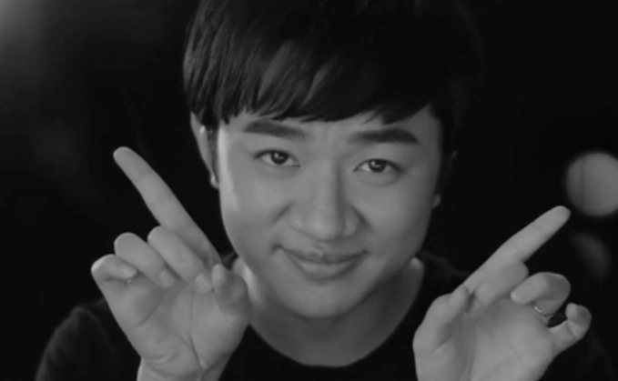 王祖蓝几张搞笑图:图三笑爆了,最后一张估计他老婆也认不出来!