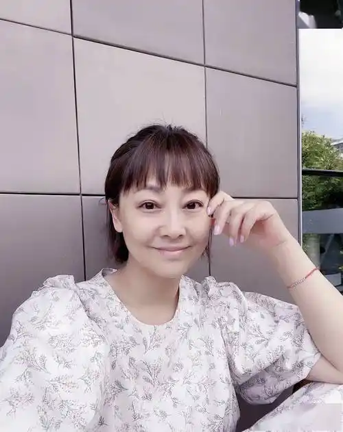 48岁发福明显,皮肤白到发光,流产后选择丁克_张茜_观众_作品