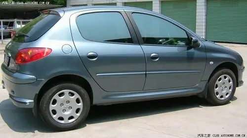 全方位清晰图片 标致206金属灰贴膜记