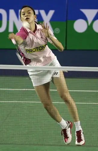 黄妙珠裙装亮相