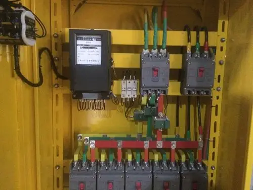 请各位专家帮忙看看这个互感器是多少倍的电表度数怎样计算