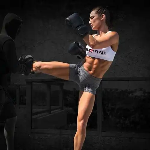 99cm臀围的比基尼女神,玩枪拳击又健身,如何保持12%的体脂