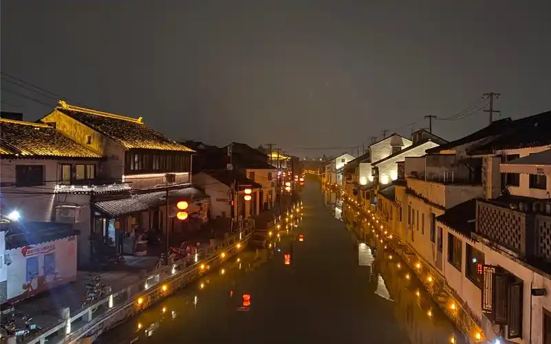 苏州平江路夜景
