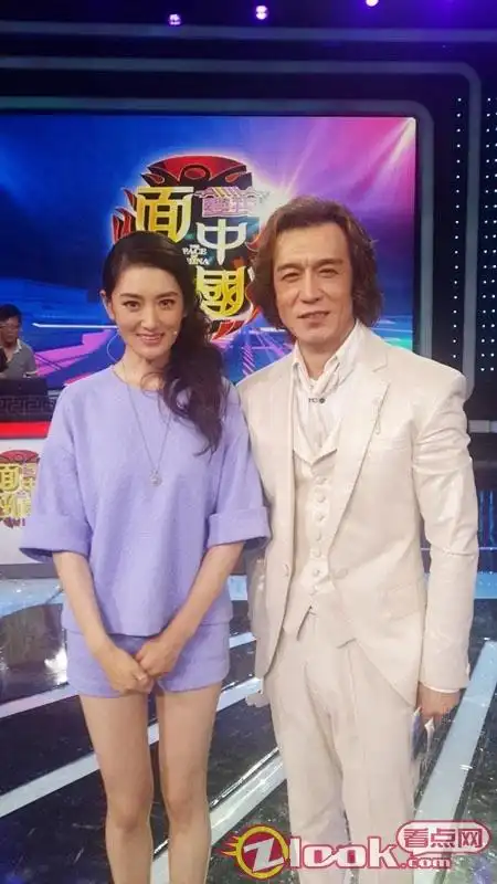 陈洁录制《中国面孔》与谢娜撞脸 节目现场趣事多