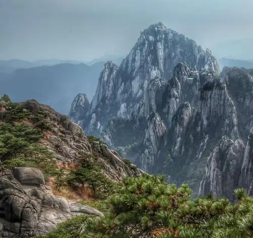 玉屏楼,似琼阁玉宇.