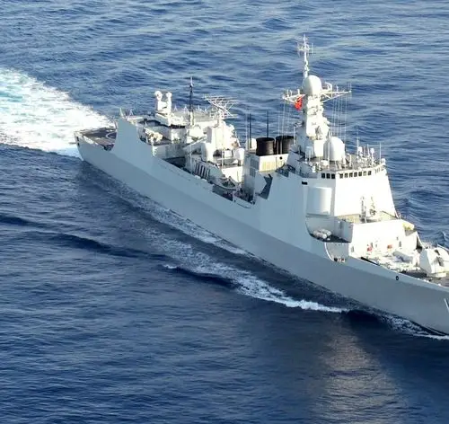 网友压箱底美图为海军庆生